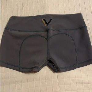 Vull Champion Short